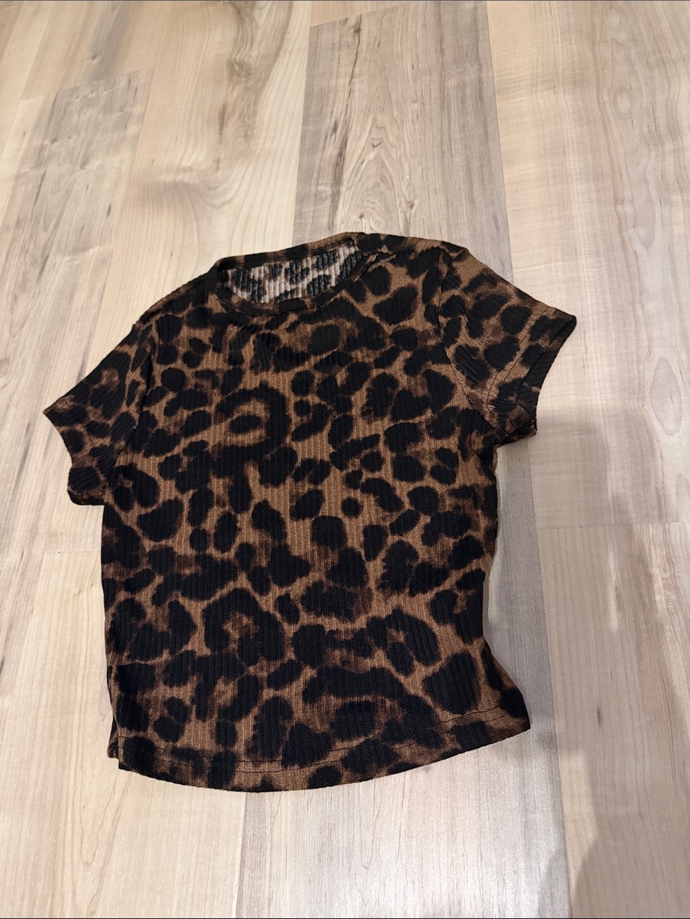 size xs cheetah print cropped tee shirt top